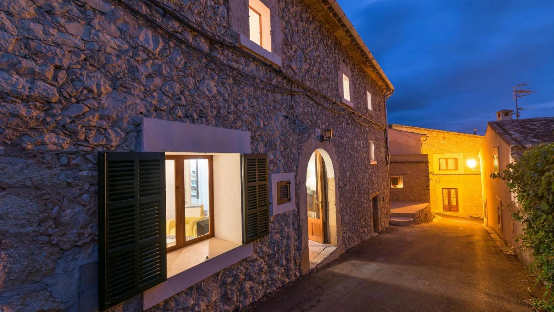 Villa Can Besso Mancor De La Vall Mancor del Valle